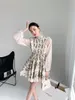 Daisy Haftowana Lolita Open Back Dress Wzburzyć Linia Kwiatowy Mini Z Długim Rękawem Koreański Moda Kawaii Outfit 210427