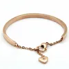 Bracelet jonc en acier inoxydable pour femme coeur d'amour et fermoir exquis pendentif en forme de coeur Melv22