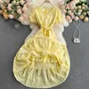 Желтый / белый полый OUT MIDI платье женщины винтажные с короткими рукавами высокая талия A-Line V-образным вырезом Vestidos Sweet Holde 2021 новая мода Y0603
