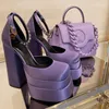 chaussures de soirée violette talon haut