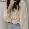 Neploe Blusas de Mujer Koreanska Chic Blus kvinnor Chiffon Crochet Blommig Patchwork Shirts Se genom solskydd Blus Toppar 210422