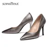 Sophitina Office Lady Shoes Stiletto High-Heeled Pointed Work Shoes Handgjord Präglad Party Sexig Fast Färg Kvinna Pumps AO295 210513
