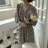 ヴィンテージの細切りの花のVネック長袖ドレス女性の春の韓国の緩いvestidos Largos de Verano Para Mujer 210607