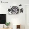 Petit astronaute silencieux Quartz acrylique décoratif horloge murale Design moderne salon décoration de la maison montre murale Stickers muraux 210724