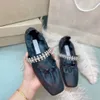 Damer sandaler designer ballett skor läder rhinestone kedja spänne mode damer platt pump sko dans loafer