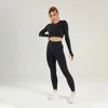 Yoga Outfit Fitness Costumes Femmes Manches longues Top Line Modèle Leggings sans couture 2 pièces Ensemble de sport Femme Survêtements Vêtements de sport