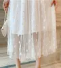 Zomer fee daisy bloem borduurwerk jurk vrouwen zoete off schouder bladerdeeg mouw slanke elastische taille mesh lange jurken 210514