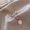 Rose gouden titanium stalen ketting vrouwelijke dubbele kant Romeinse numerale zwart-wit schijf hanger niet vervagen korte volledig match stijl sleutelbeen ketting