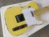 Guitarra elétrica retro do vintage amarelo, pickguard branco, fretboard do bordo, hardware do cromo, personalizado como você solicita.