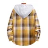 Camisa con capucha de tela escocesa amarilla para hombre, camisas de vestir con botones de manga larga de primavera para hombre, ropa de calle Hipster informal, camisa Chemise 210522