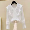 Camisas coreanas sueltas con cuello en V para mujer, blusa Vintage de manga larga para mujer, blusa de encaje con costuras acampanadas sólidas para mujer 11422 210508