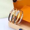 Storlek 17cm Brev Bangle European och American Classic Enkel Blomma 3 Färg Guld Rose Sliver Armband