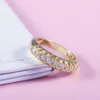 Pierścionki ślubne Huitan Wysokiej jakości biuro Akcesoria Złoty kolor mikro utwardzony klejnot żeński w stylu swobodnym z rozmiarem 6-10 2022 Wynn22