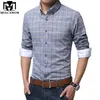 Miacawor plaid skjortor män våren långärmad camisa masculina casual tröja smal passform män klänning skjorta camisa hombrre plus storlek c127 g0105