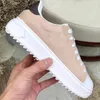 Plateforme Men Gym chaussures décontractées Femmes Travel en cuir Lacet-up Sneaker 100% Cowe Cow Letters Femme épais Bottom Woman Flat Lady Sneakers Large Taille 41-42-45 US5-US11