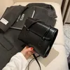 جودة عالية جلدية حقيبة جلدية الكتف الرجال حمل حقائب crossbody مصمم امرأة الأزياء الشهيرة محفظة كاميرا مخلب الحالات بطاقة توتر حقيبة مجانية