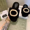 2022 Designers Winter Luxurys Women Wool Slippers Fluffy Furry Warm Letters Sandaler Bekväm logotyp Broderi Flip Flop Size 34-4IBVF#
