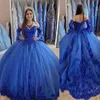 2021 Lüks Kraliyet Mavi Quinceanera Elbiseler Sevgiliye Sequins Dantel Aplikler Uzun Kollu Tatlı 16 Kat Uzunluk Payetli Balo Parti Balo Abiye giyim