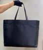 2021 New Designer Re-Nylon Tote Bag borse Shopping Bag Borsa da donna in nylon di alta qualità Borsa da donna di grande capacità Maniglia da donna Sho216Q