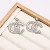 Orecchini di marca da donna di lusso Designer Letter Orear Stud 18K Oro per Pearl Gold Crystal Pearl Geometric Accessori per la festa di matrimonio ER0018-ER0019