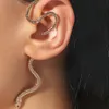 aretes de oreja de serpiente