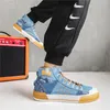 TRENDY HIGH TOP CNUSTRAL COSTAL TOIVAS SHOIS MEN FEMMES FEMMES BESOINTS ET LETTRACTES LES TRACLERS SPORTS Les baskets de sport font une promenade