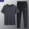 shirt pantalon de sport