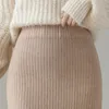Nijuidng秋の伸縮性の高い腰スリム編みスカート女性ヴィンテージの粘着性の固体レーフル人魚のAラインスカートレディ210514