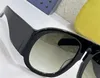 최신 패션 디자인 선글라스 대형 프레임 인기 아방가르드 스타일 최고 품질의 광학 안경 및 시리즈 0152 Eyewear2657