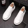 Vit Klassisk Bröllopsklänning Party Casual Skor Varumärke Andas Vulkaniserad Sneakers Male Lace Up Walking Footwear Tjock Bottom Designer Loafers