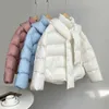 HXJJP Kadınlar Kalınlaşmış Kısa Kapüşonlu Boy Parkas Puffer Ceket Kış Uzun Kollu Düğmeler Cepler Kadın Sıcak Coat 211130