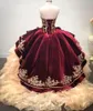 Stunning Broderi Burgundy Ball Gown Quinceanera Klänningar 2022 Sweetheart Lace-up Back Puffy Vestidos de 15 años Party Gowns cg001