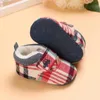 2021 nouveau bébé garçon bébé bottes hiver mode treillis coton garder au chaud anti-dérapant semelle nouveau-né tout-petit premiers marcheurs chaussures 0-18m G1023