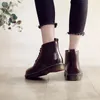 نساء كلاسيكيات الخريف أحذية الجلود الدانتيل الأصلي لأعلى الكاحل من أجل جولة إصبع القدم منصة شتاء الأحذية امرأة بلات 818695058