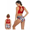 Summer Family Matching Maillot de bain 2 pièces Ensembles Bikini de couleur unie + Maillot de bain floral Mère Fille Vêtements E2006 210610