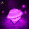 3D-utskrift Saturn Lamp 16 Färger Moon Night Light 13cm 15cm 22cm USB Uppladdningsbara Touch Planet sänglampor med stativ för heminredning