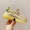 Adidas yeezy 350 어린이 부모 - 자식 브라운 블랙 핑크 고급 패션 디자이너 신발 새로운 어린이 소년 소녀 아기 높은 qaulity 캐주얼 신발 28-35을 EUR