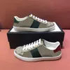 2021 Designer Män Kvinnor Vita Skor Klassisk randig Casual Sko Canvas Splicing Sneakers Djurbroderi Färg Hälsneakers storlek 35-48