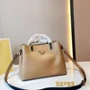 حقائب مصممي Luxurys حقيبة اليد حقيبة مرسلة رسائل Messengerbags الرجال والنساء مناسبة للمواد الجلدية عالية الجودة سعة كبيرة كلاسيكية بسيطة جيدة لطيفة لطيفة