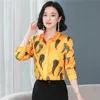 Koreaanse Mode Zijde Dames Blouses Office Lady Feather Pattern Shirt en Blouse Satin Womens Tops Plus Size XXXL 210531