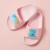 Pantoufles pour enfants de dinosaure d'été pour garçons sandales parent-enfant enfants arc-en-ciel PVC doux chaussures de plage décontractées qq316 210712