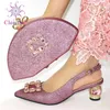 Włoskie buty z pasującym zestawem worek ozdobione aplikacjami Afryki buty i torby pasujące zestaw Eleganckie włoskie kobiety pompy 210624