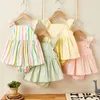 Born Rainbow Stripe Småbarn Barn Jumpsuits Summer Baby Girls Rompers Shorts Sleeve Koreansk stil Spädbarn Kläder 210521