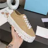 Nylon Women Designer Sneakers White Black Beige Casual Shoes Triangle Rubber 50 MM Sole met wielontwerpcanvas platformschoentrainers