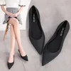 Summer Fashion Korean Style Pointed Toe Shallow Women Beach Sandals Flat Slip-On Lady Jelly Shoes Rubber Rain 20210513
