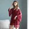 Sleepwear das mulheres 2pcs Lounge Set Mulheres Nighty Sexy Seda Lingerie Robe Vestido Noite 21-405