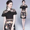 Mode Runway Tweedelige Vrouwen Sexy Kant Patchwork Ruffles Black Chiffon Blouse Top + Rose Flower Print Mini A-lijn Rok Set 210416