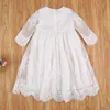 Kleinkind Baby Mädchen Taufe Outfit, Taufe bestickte Spitze Langarm Kleid Kleid mit Mütze 2-teiliges Kleidungsset Q0716