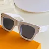 21SS Säsong Womens Square Solglasögon Mens och Kvinnor Styrelse Full Frame Fashion Casual All-Match Cool Glasses Unisex UV 400 Toppkvalitet med Original Box