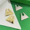 Stud Pendientes De Triángulo Trapezoidal Industria Pesada Textura De Stud De Alto Grado Diseño De Nicho Chapado En Oro Personalidad Joyería De Estilo De Moda